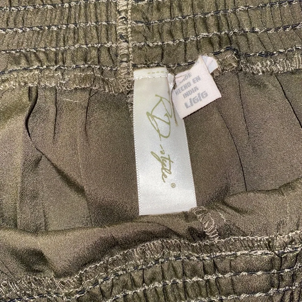RD Style Laser-Cut Floral Pull-On Shorts Size L Olive Green - Picture 3 of 5